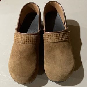 Sanita brown leather clogs